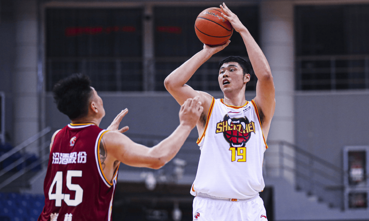 李月汝前男友沦落到NBL打球 小宝与他分手后两人发展南辕北辙