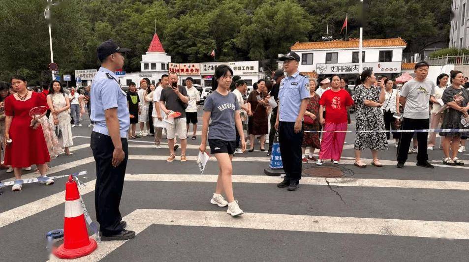 全省公安机关圆满完成中考安保工作