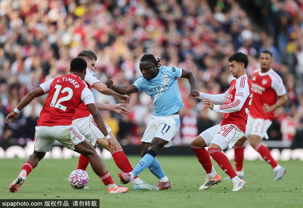 英超-哈兰德闪击马丁内利替补93分绝平 阿森纳1-1曼城