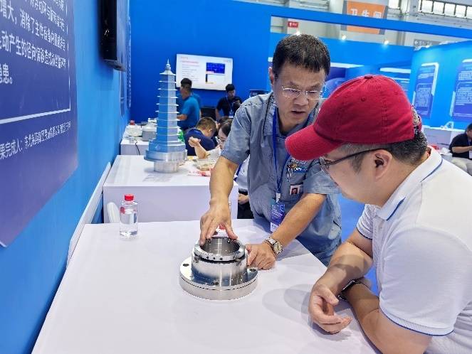 东北制药两项职工创新成果亮相制博会