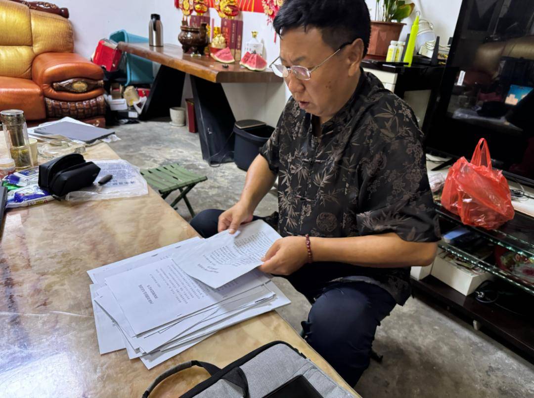 被错误羁押1399天落下残疾,获得国家赔偿后,河南农民齐兰周的追问:办案人员为什么不追责?