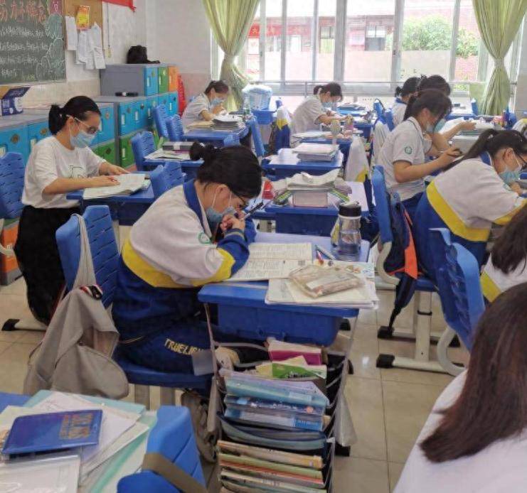 学校强制剪发，合理、合法吗？