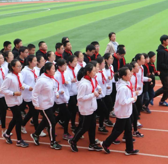 学校强制剪发，合理、合法吗？